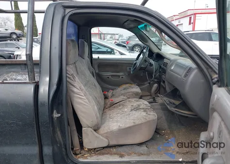 2002 Toyota Tacoma z USA, uszkodzony, nr VIN 5TENL42N52Z108176